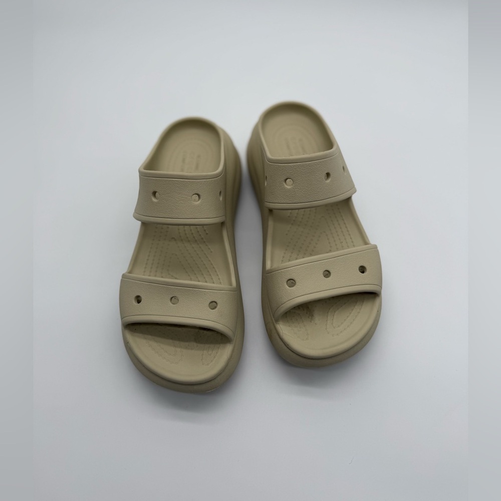Crocs Classic Crush Platform Sandals Bone Color Sz. W 9 / M 7 - Picture 4 of 15